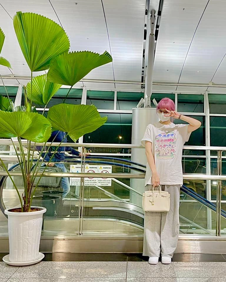 Không còn có thù với hàng hiệu hari won xách túi gần tỷ đồng chồng tặng mặc sang chuẩn gái hàn - 6