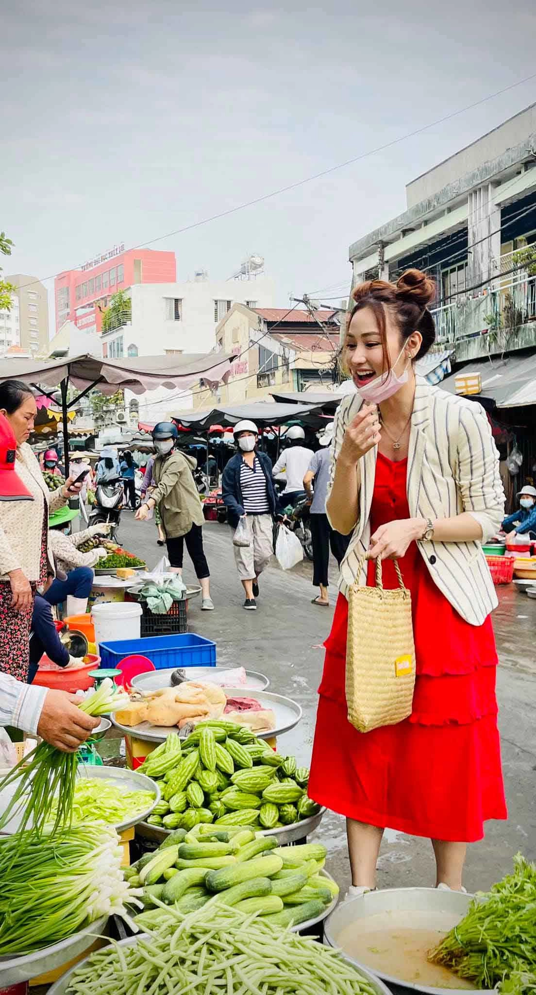 Không hổ danh tình đầu quốc dân ngân khánh chung khung hình đàn em mà trẻ đẹp quá đỗi - 2