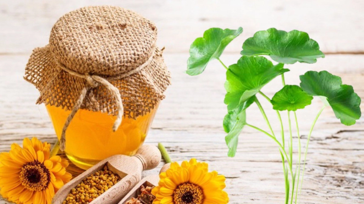 Không lo thâm mụn với top 5 công thức mặt nạ trị mụn rau má an toàn lành tính - 1