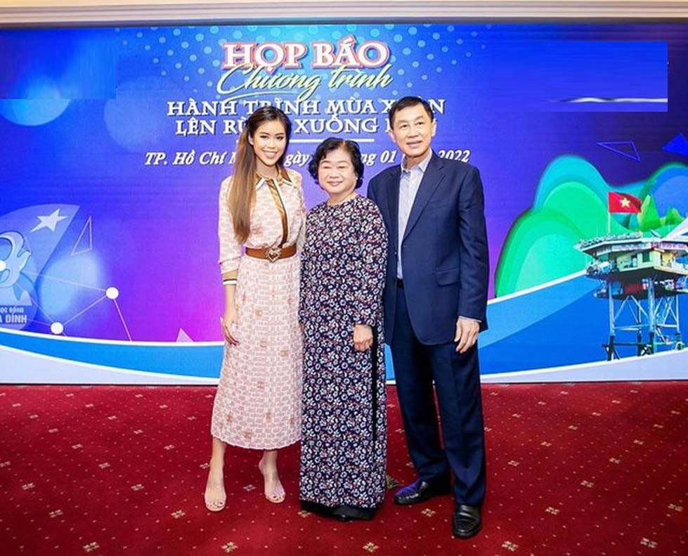 Không phải ngẫu nhiên giới hotgirl rich-kid ào ạt đổi màu tóc này đón tết - 5