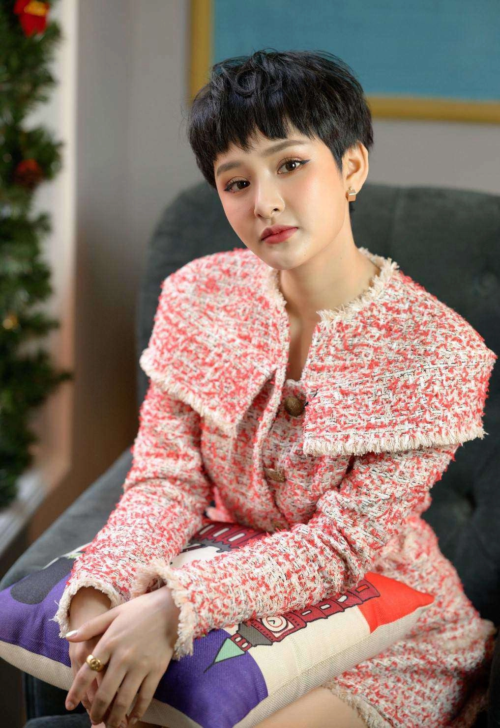 Không theo trend môi dày mắt xếch hiền hồ make-up sương sương baby cute vẫn quyến rũ vô cực - 2