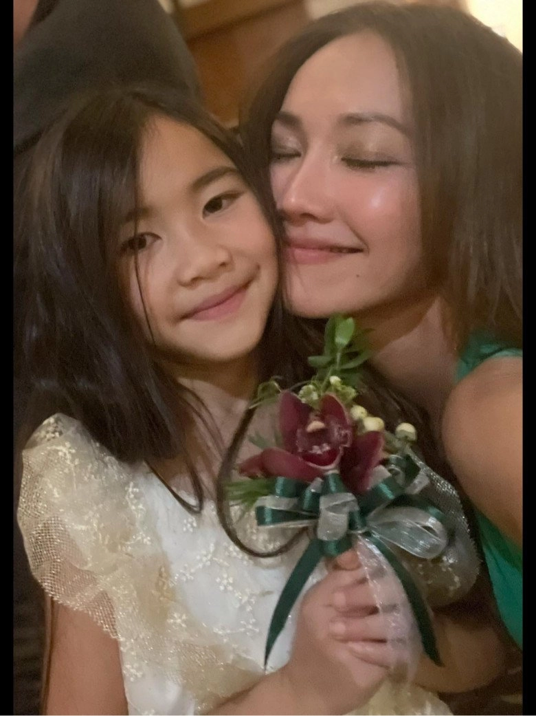 Kim hiền sang mỹ sinh con thứ 2 đứa trẻ giờ 7 tuổi càng lớn càng xinh giống hệt mẹ - 9