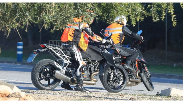 Ktm 1290 super duke gt 2021 rò rỉ thử nghiệm sẵn sàng ra mắt thực tế - 7