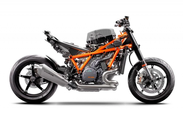 Ktm 1290 super duke r 2021 với những bí mật về khung gầm mới - 1