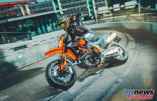 Ktm 690 enduro r và 690 smc r 2021 ra mắt nâng cao sức lôi cuốn - 1