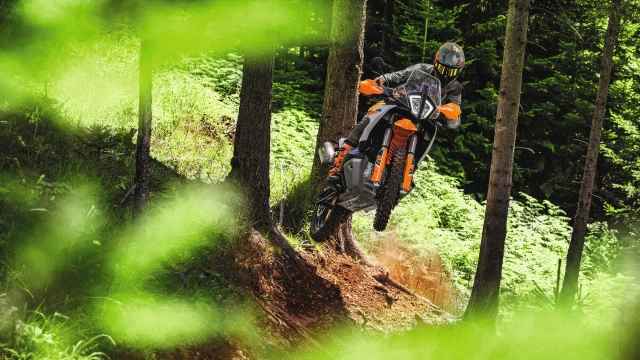 Ktm 890 adventure r 2023 sở hữu gói đồ họa mới táo bạo hơn - 3