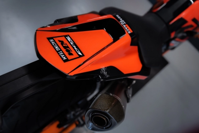 Ktm 890 duke tech 3 motogp replica chính thức trình làng - 1