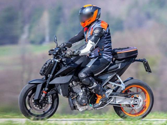 Ktm 990 duke 2023 tiếp tục lộ diện khi đang thử nghiệm - 1