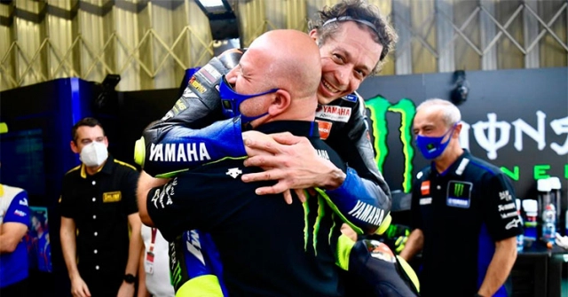 Ktm motogp mở lời mời valentino rossi - 1