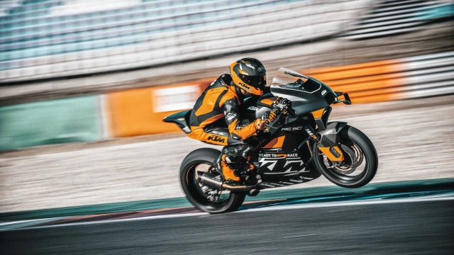 Ktm rc 8c 2023 phiên bản giới hạn cháy hàng chưa đầy 3 phút sau khi rao bán - 1