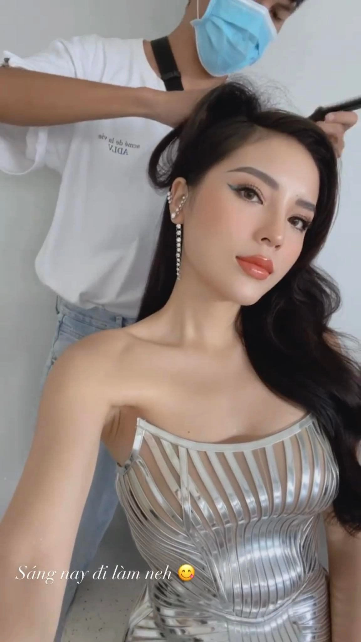 Kỳ duyên gấp rút siết cân make-up và tập catwalk chuẩn bị thi miss universe - 4