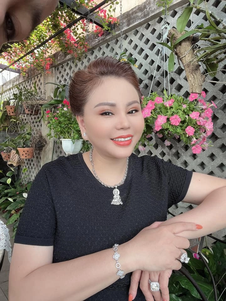 Kỷ lục dao kéo của mỹ nhân việt lê giang được cho là có đến tận 10 chiếc mũi - 4