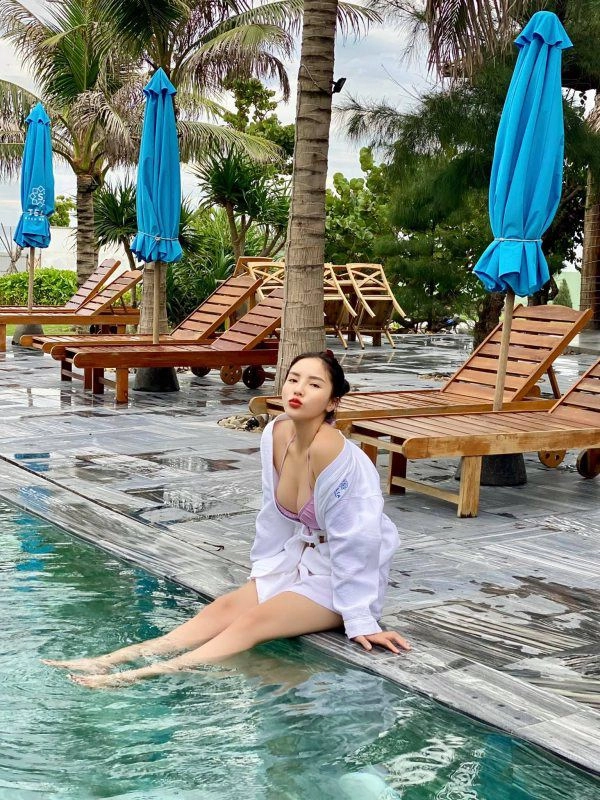 Lạ đời chuyện nang hau so huu hinh the đep tuyet my van quyet đinh nang nguc - 13