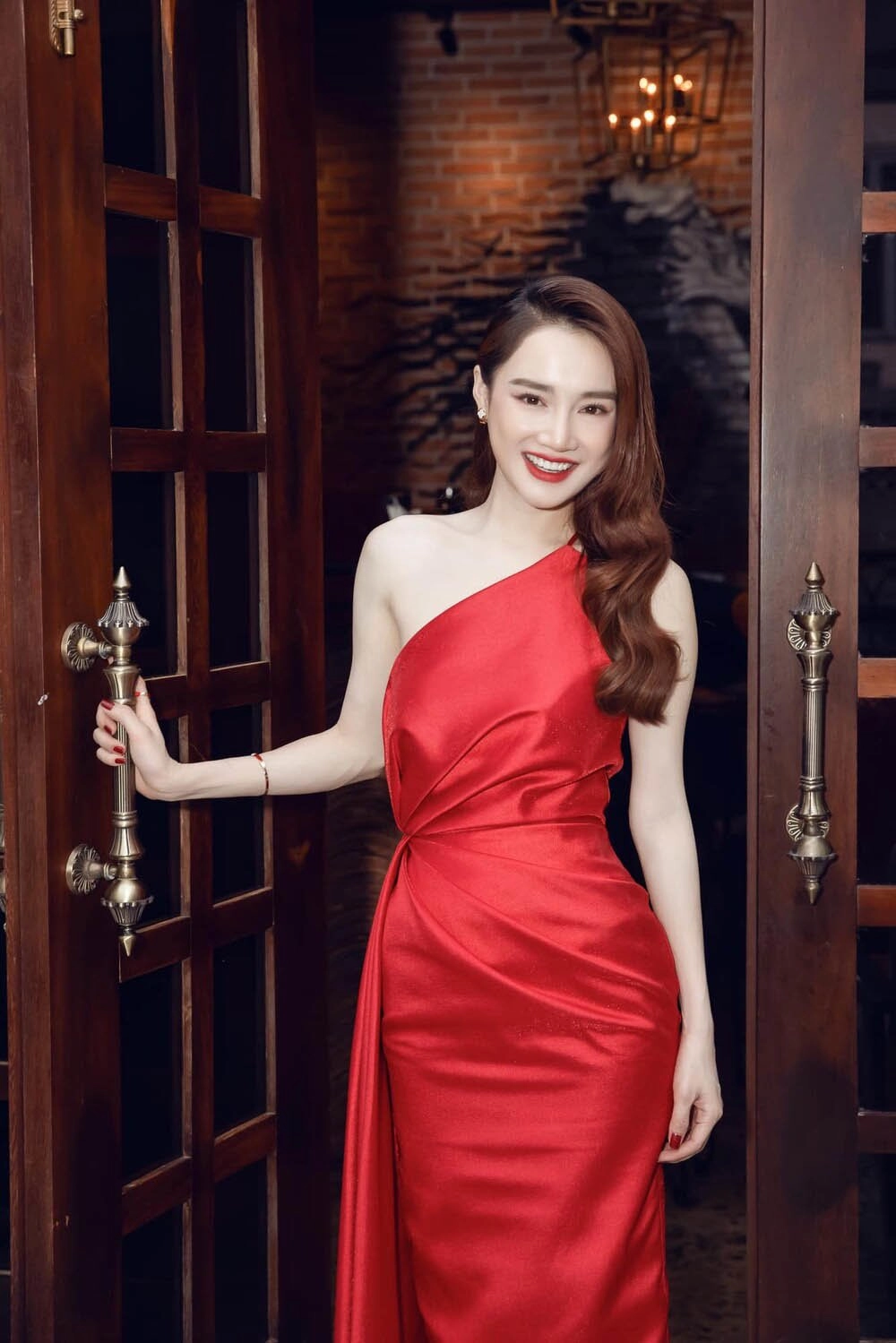 Là gái 1 con nhã phương vẫn mê làm bạch tuyết da trắng như tuyết môi đỏ như son - 3
