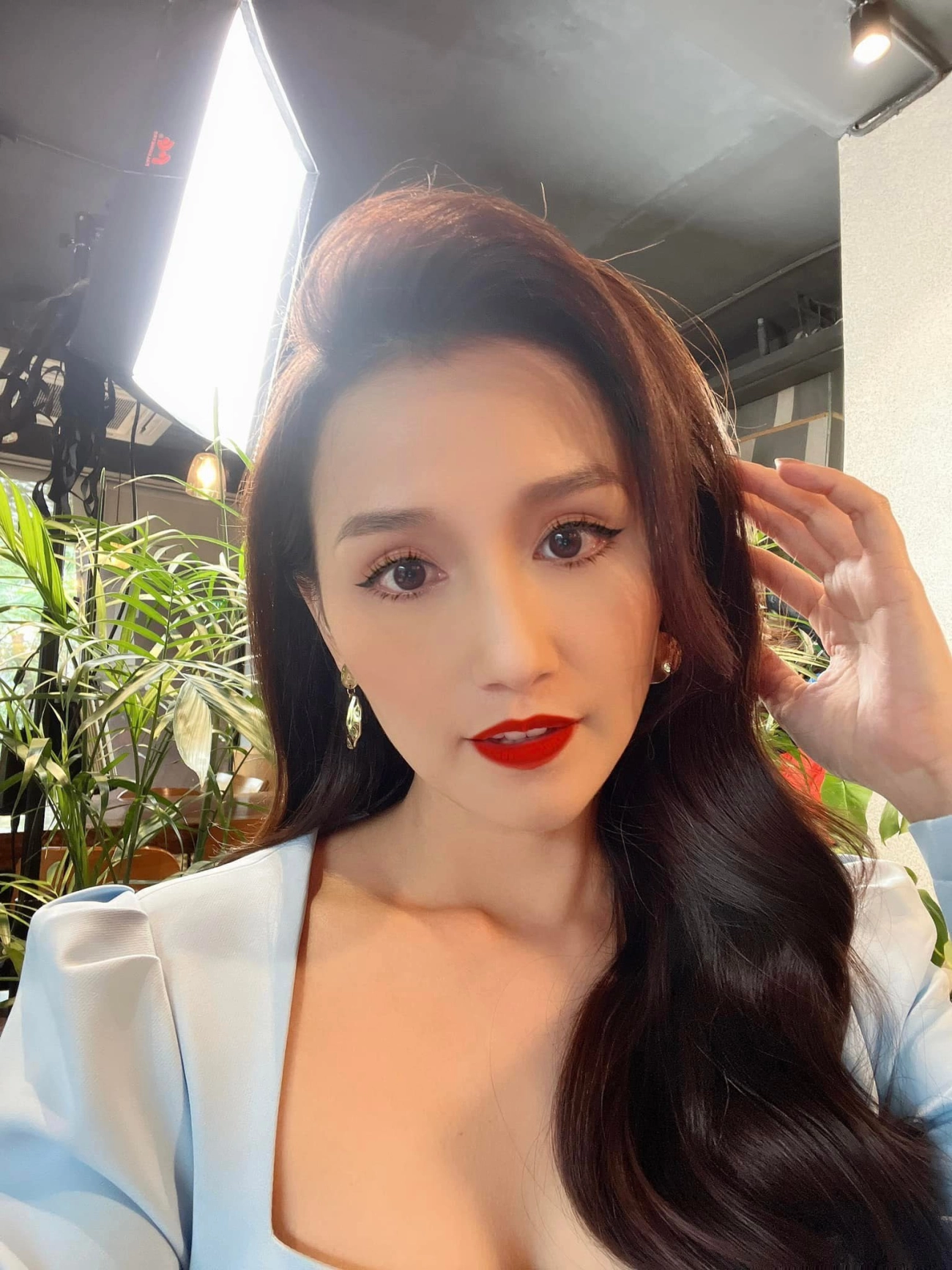 Lã thanh huyền gặp hội bạn thân lưu hương giang tự tin mặt mộc vân hugo bầu bí vẫn xinh - 13