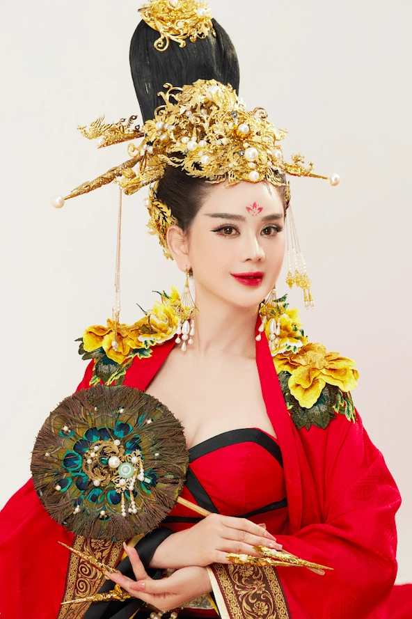 Lâm khánh chi diện đồ xuyên thấu khoe vòng 3 bốc lửa bên tình tin đồn - 7