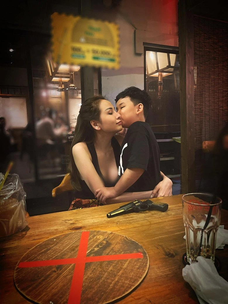 Làm mẹ đơn thân hoa hậu diễm hương hiếm hoi đăng ảnh gia đình ứng xử được khen nức nở - 4