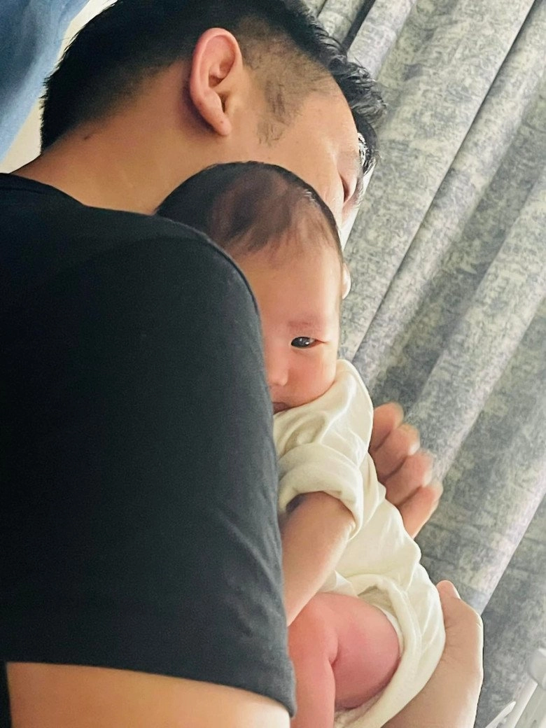 Làm mẹ sau 13 năm tuổi u40 vân hugo khoe con gái búp bê lã thanh huyền btv hoài anh nức nở - 6