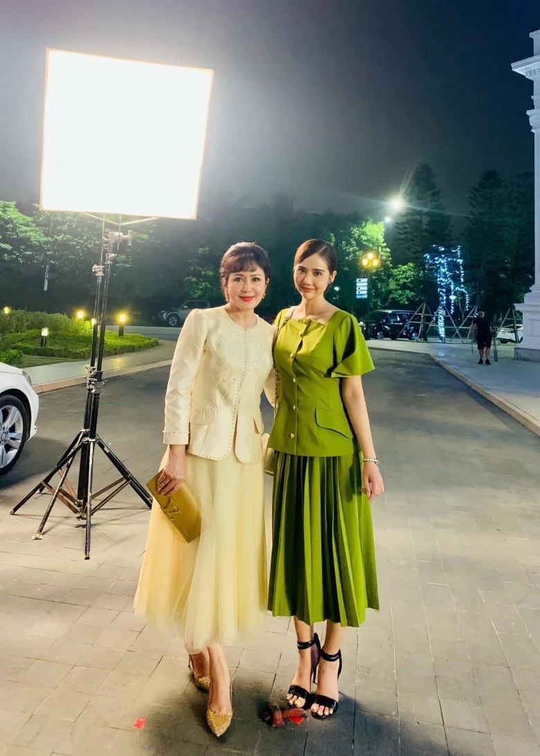 Làm stylist thương ngày nắng về không đơn giản lan phương mặc 200 cái váy body phan minh huyền gây khó dễ - 7