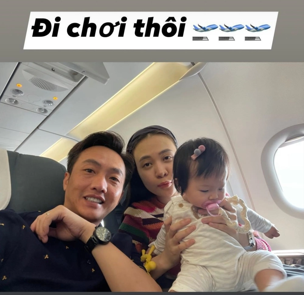 Lần đầu đi máy bay con cường đôla ngoan ngoãn leon khiến hà hồ muốn đội quần - 10