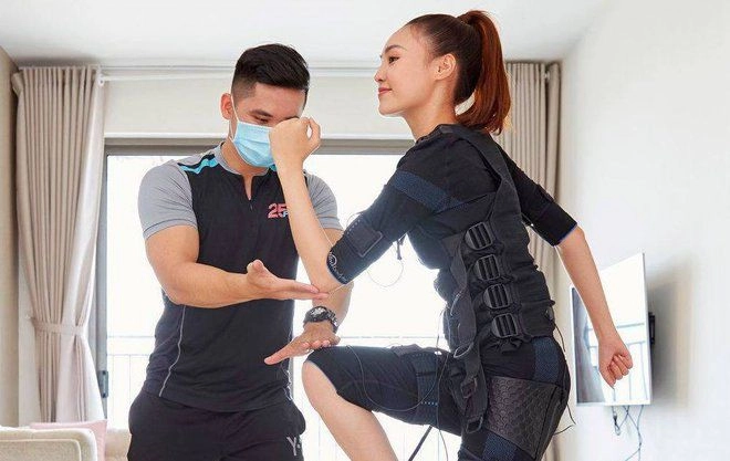 Lan ngọc gợi cảm đạt đỉnh diện bikini cọng thun quay sát màn hình body không điểm trừ - 7