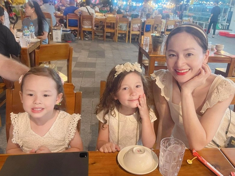 Lan phương và chồng tây cao 2m04 khoe con gái thứ 2 xinh như thiên thần chiều cao không kém chị lớn - 1
