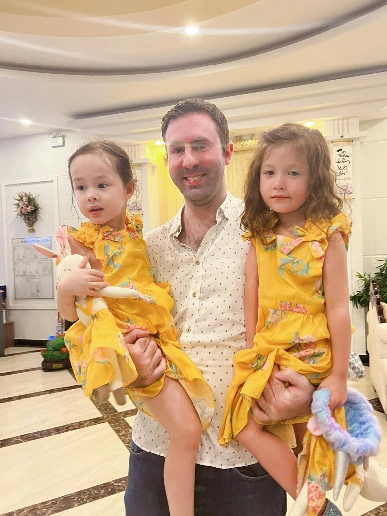 Lan phương và chồng tây cao 2m04 khoe con gái thứ 2 xinh như thiên thần chiều cao không kém chị lớn - 2