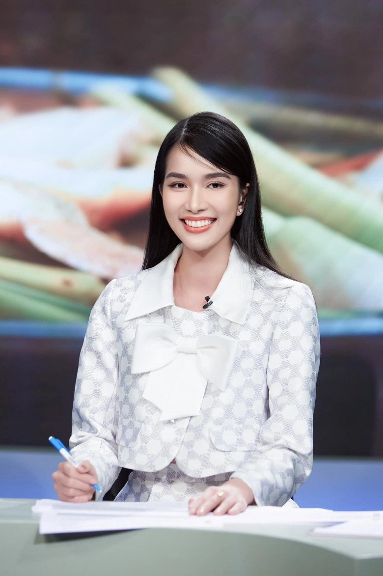 Làng mc vtv thêm 1 đối thủ chiều cao chạm nóc mặt xinh body quyến rũ học vấn đỉnh - 3