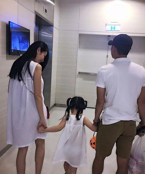 Lâu không xuất hiện con gái thủy tiên giờ tóc dài như thiếu nữ mẹ tự hàokhoe thêm - 8