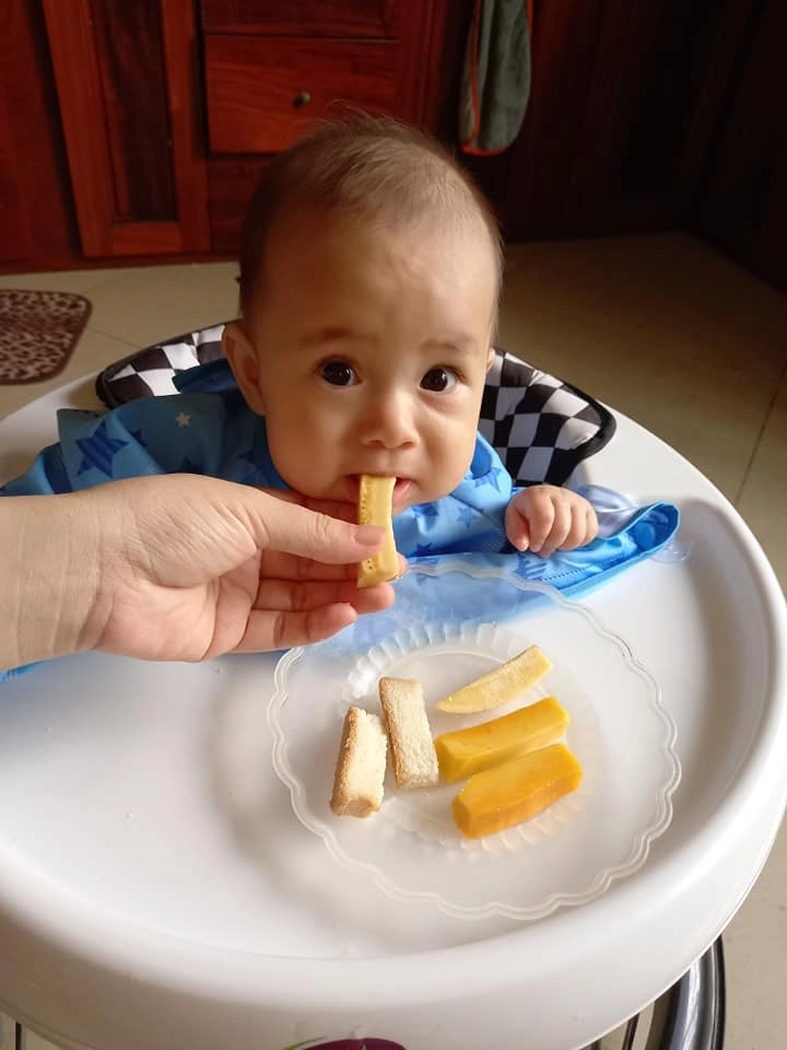 Lấy chàng tây nghèo khi chưa 20 nữ sinh vất vả kiếm tiền nuôi con khi ngực căng sữa - 14