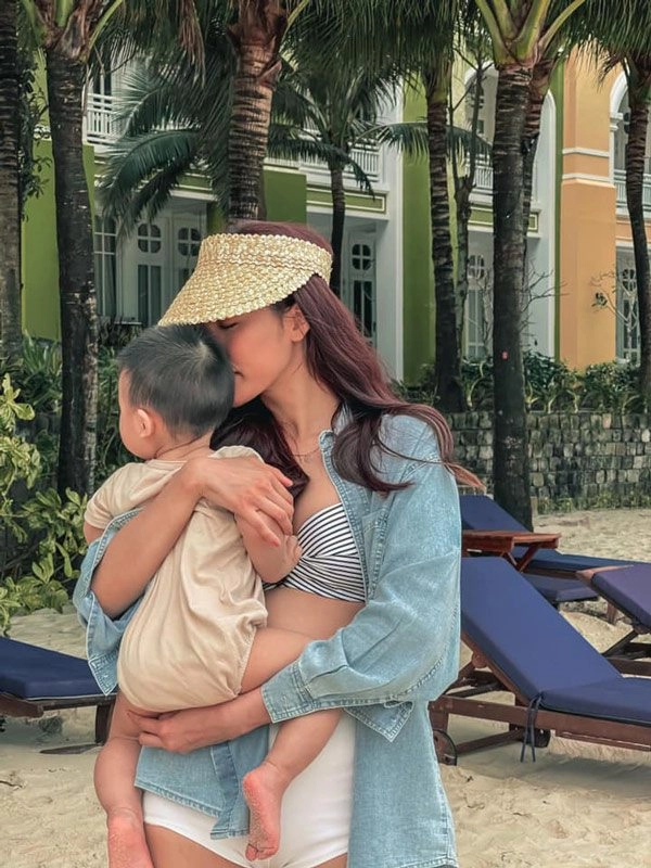 Lấy chồng đại gia nữ siêu mẫu ngồi ăn sáng vẫn dát đầy hàng hiệu - 4