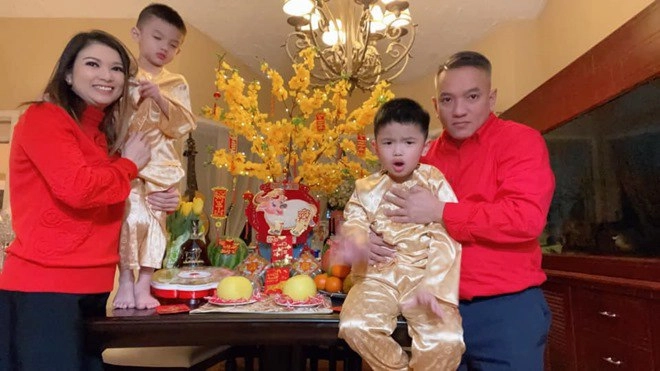Lấy việt kiều phạm thanh thảo quanh quẩn ở nhà nuôi con một hôm khui chum ra đống tiền đôla - 9