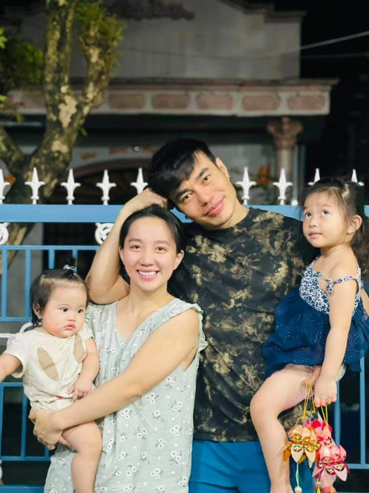 Lê dương bảo lâm thu nhập 3 tỷtháng lễ đầy tháng của quý tử độc nhất giản dị bất ngờ - 2