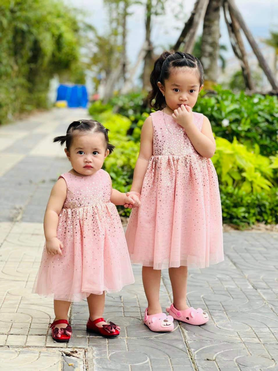 Lê dương bảo lâm thu nhập 3 tỷtháng lễ đầy tháng của quý tử độc nhất giản dị bất ngờ - 10