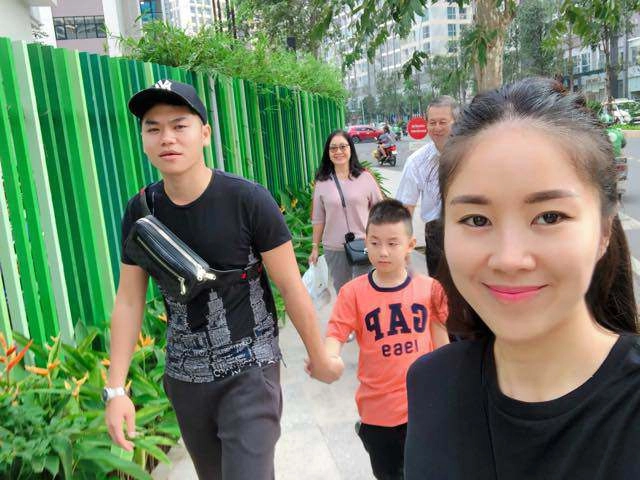Lê phương khoe ảnh con riêng tình cảm với ba dượng nóichuyện sắp sinh thêm con - 6