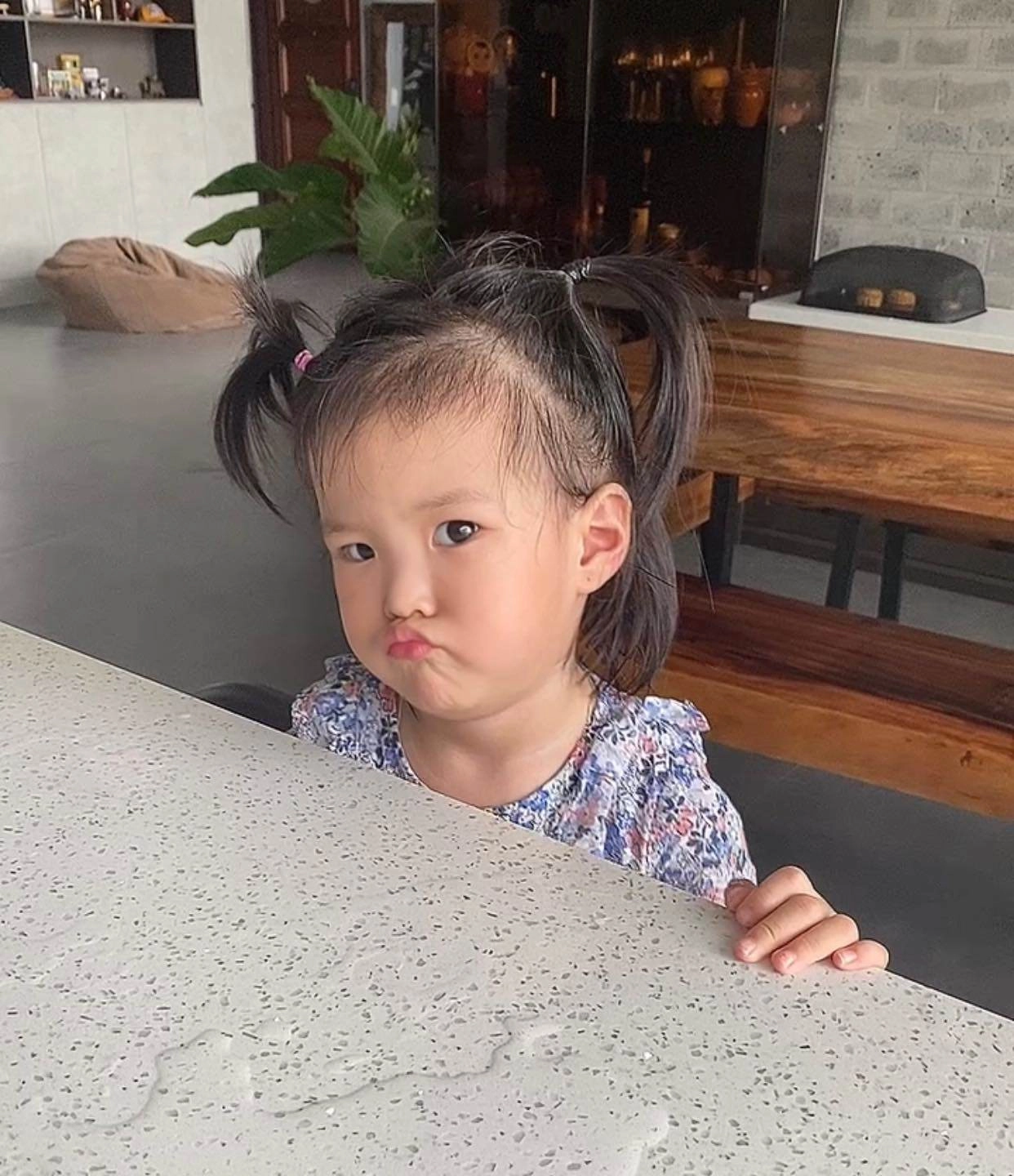Lê phương sinh con gái cho chồng kém 7 tuổi điển trai bé càng lớn càng giống bố y đúc - 7