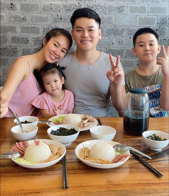 Lê phương sinh con gái cho chồng kém 7 tuổi điển trai bé càng lớn càng giống bố y đúc - 20