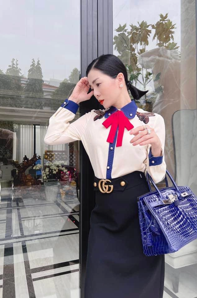 Lệ quyên diện áo dài catwalk bị chê cđm lo lắng cho vị trí bgk miss world vietnam - 6