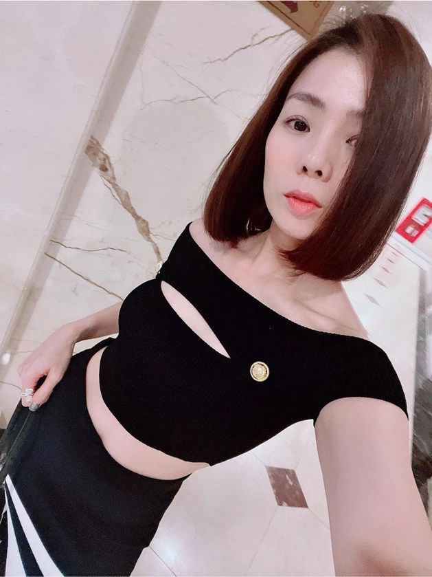 Lệ quyên khoe kim cương lấp lánh cũng chưa hot bằng set đồ tập ôm sát hình thể - 15