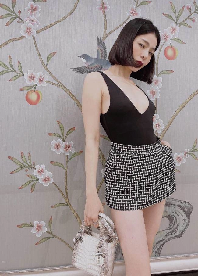 Lệ quyên khoe kim cương lấp lánh cũng chưa hot bằng set đồ tập ôm sát hình thể - 19