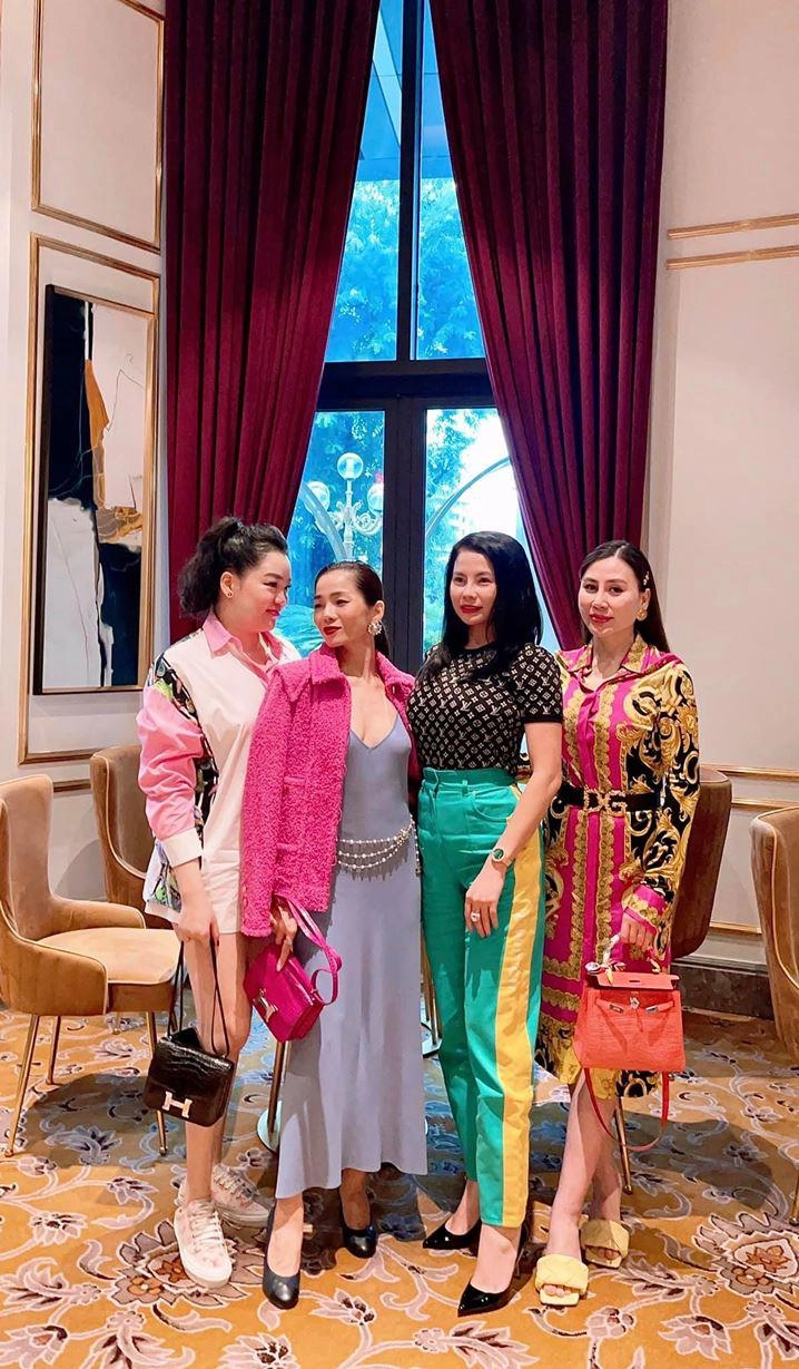 Lệ quyên khoe kim cương lấp lánh cũng chưa hot bằng set đồ tập ôm sát hình thể - 20