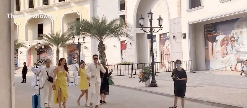 Lệ quyên trương ngọc ánh làm mẹ đơn thân tuổi u40 lột xác như thiếu nữ trai trẻ say đắm - 8