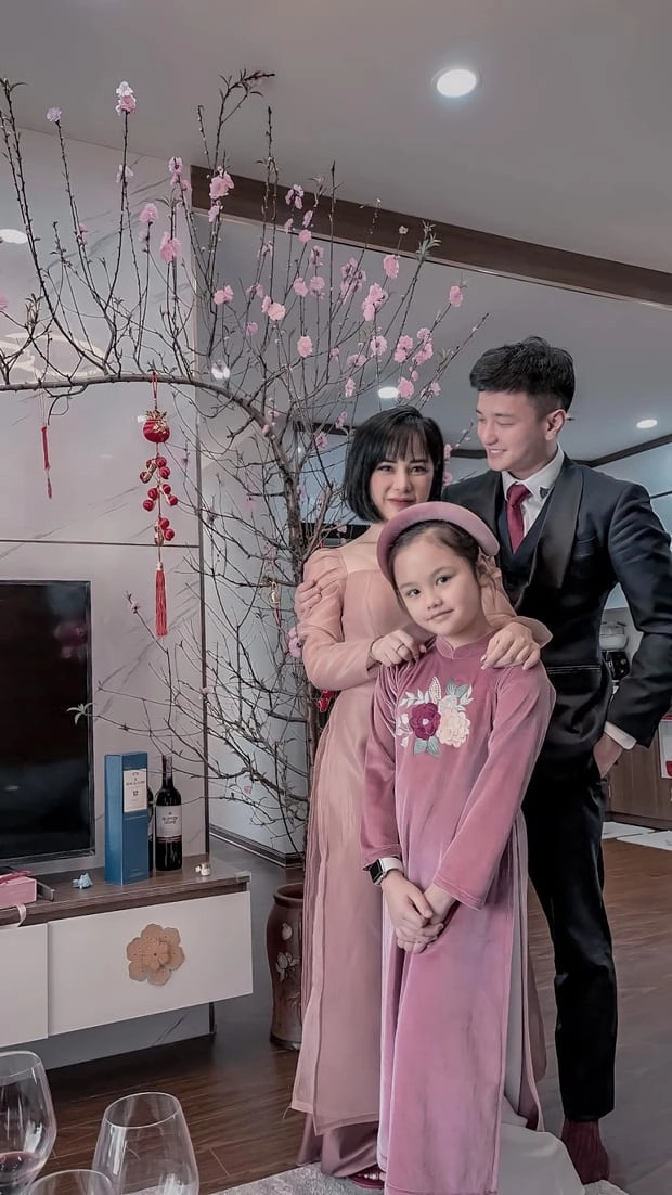 Lệ quyên trương ngọc ánh làm mẹ đơn thân tuổi u40 lột xác như thiếu nữ trai trẻ say đắm - 15