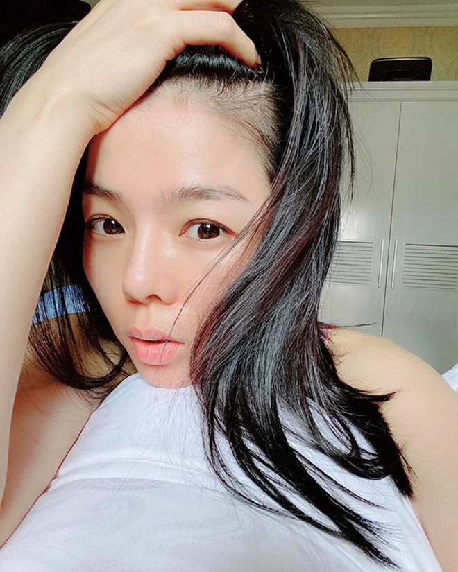 Lệ quyên u40 chăm dát đồ hiệu nhưng toàn quên son phấn đặc quyền khi mặt mộc đẹp là đây - 5