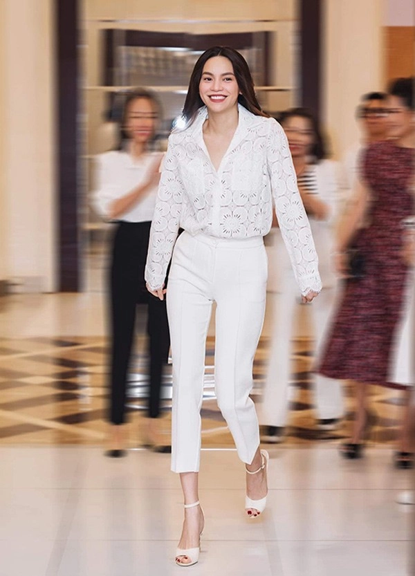 Lên đồ chuẩn văn phòng hồ ngọc hà kín đáo mà sang chảnh chị em công sở mau học theo - 4