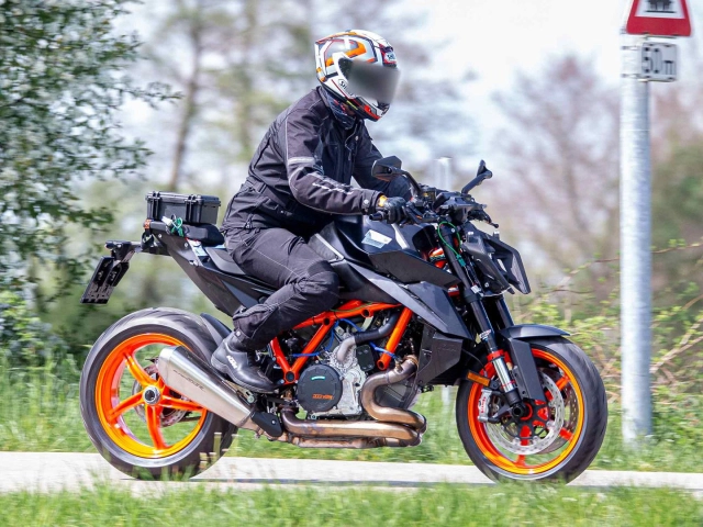 Lộ diện ktm 1290 super duke r 2023 được nâng cấp khuôn mặt mới - 3