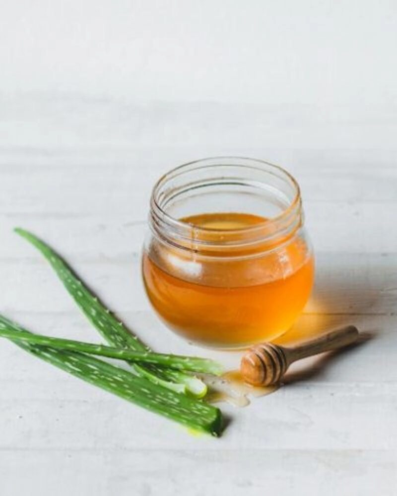 Loại bỏ vùng da tối màu ngay tại nhà với những cách trị nám bằng nha đam siêu đơn giản - 3