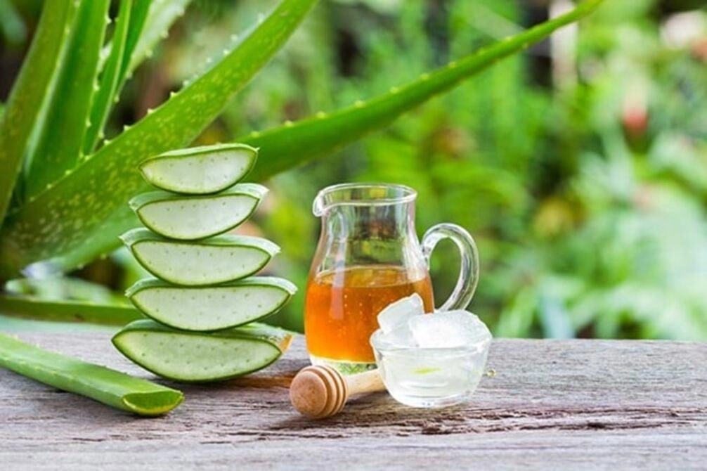 Loại bỏ vùng xỉn màu nhanh chóng với những cách làm trắng da toàn thân bằng nha đam siêu dễ - 3
