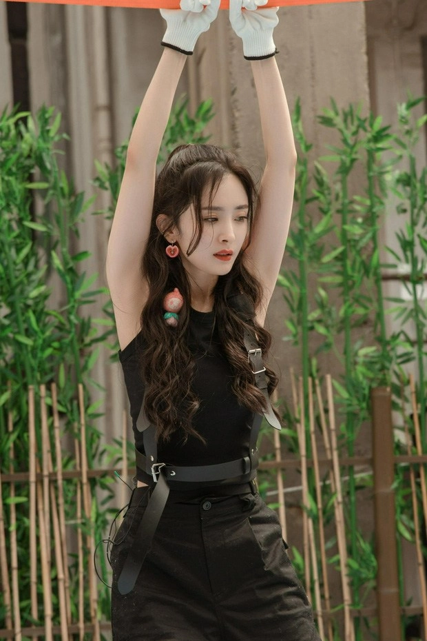 Loạt ảnh hậu trường của dương mịch cánh tay vung đòn đánh trống trị giá ngàn vàng - 5
