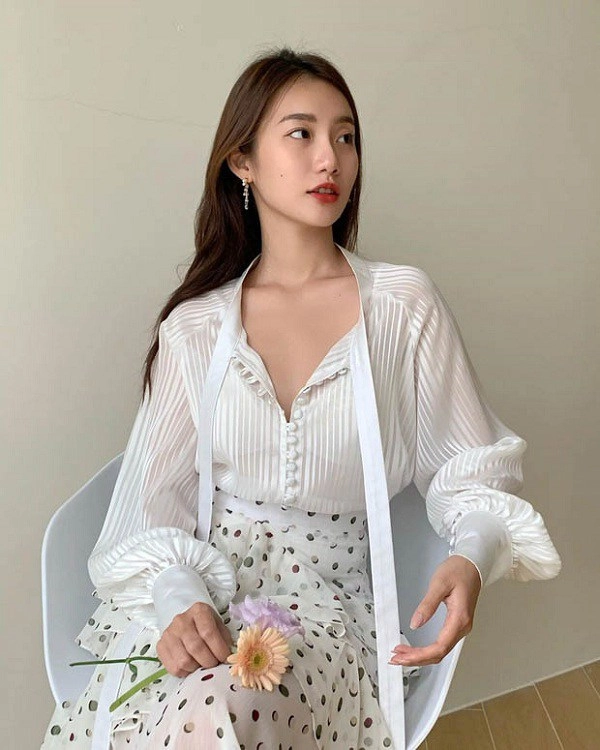 Loạt công thức phối đồ xinh xẻo với áo blouse dài tay nàng lưu ngay để style được nâng tầm - 5